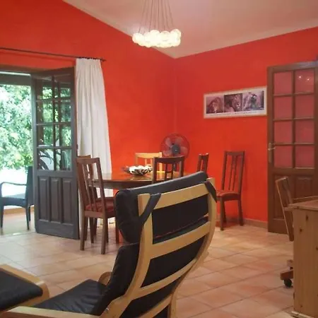 Sleeps 6 Pool Wifi Tahiche