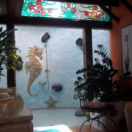 Sleeps 6 Pool Wifi Villa *