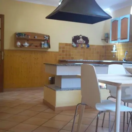 Sleeps 6 Pool Wifi Villa