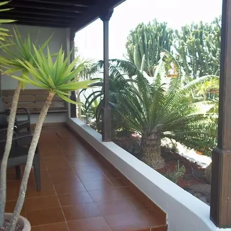 Villa Sleeps 6 Pool Wifi