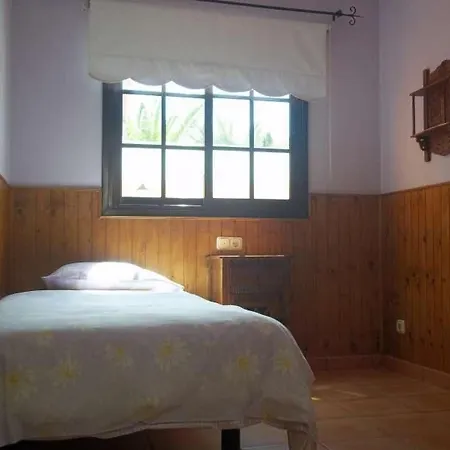 Sleeps 6 Pool Wifi Villa *
