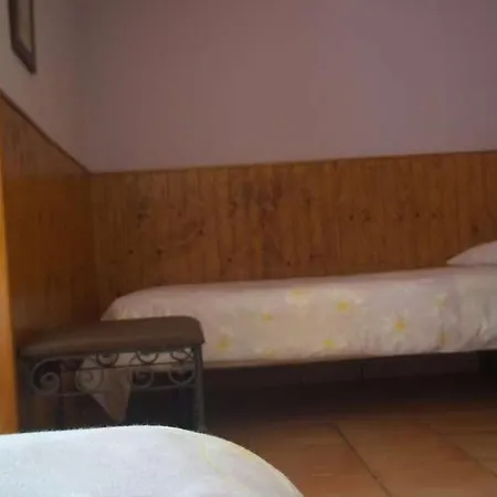 Sleeps 6 Pool Wifi Tahiche