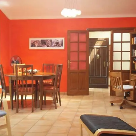 Villa Sleeps 6 Pool Wifi
