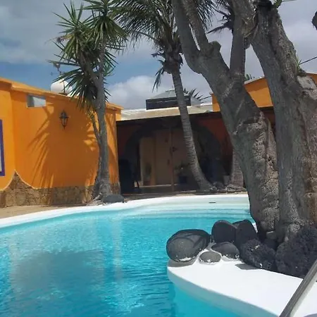 Sleeps 6 Pool Wifi Villa
