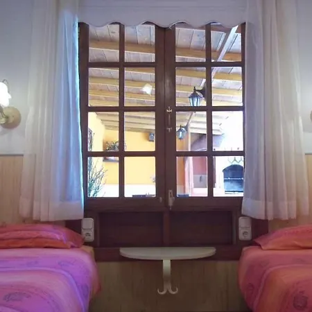 Villa Sleeps 6 Pool Wifi