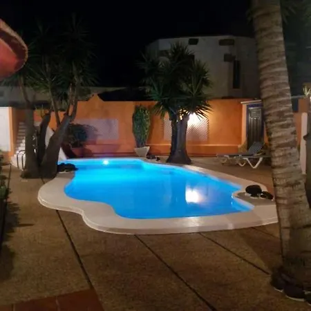 Sleeps 6 Pool Wifi Tahiche